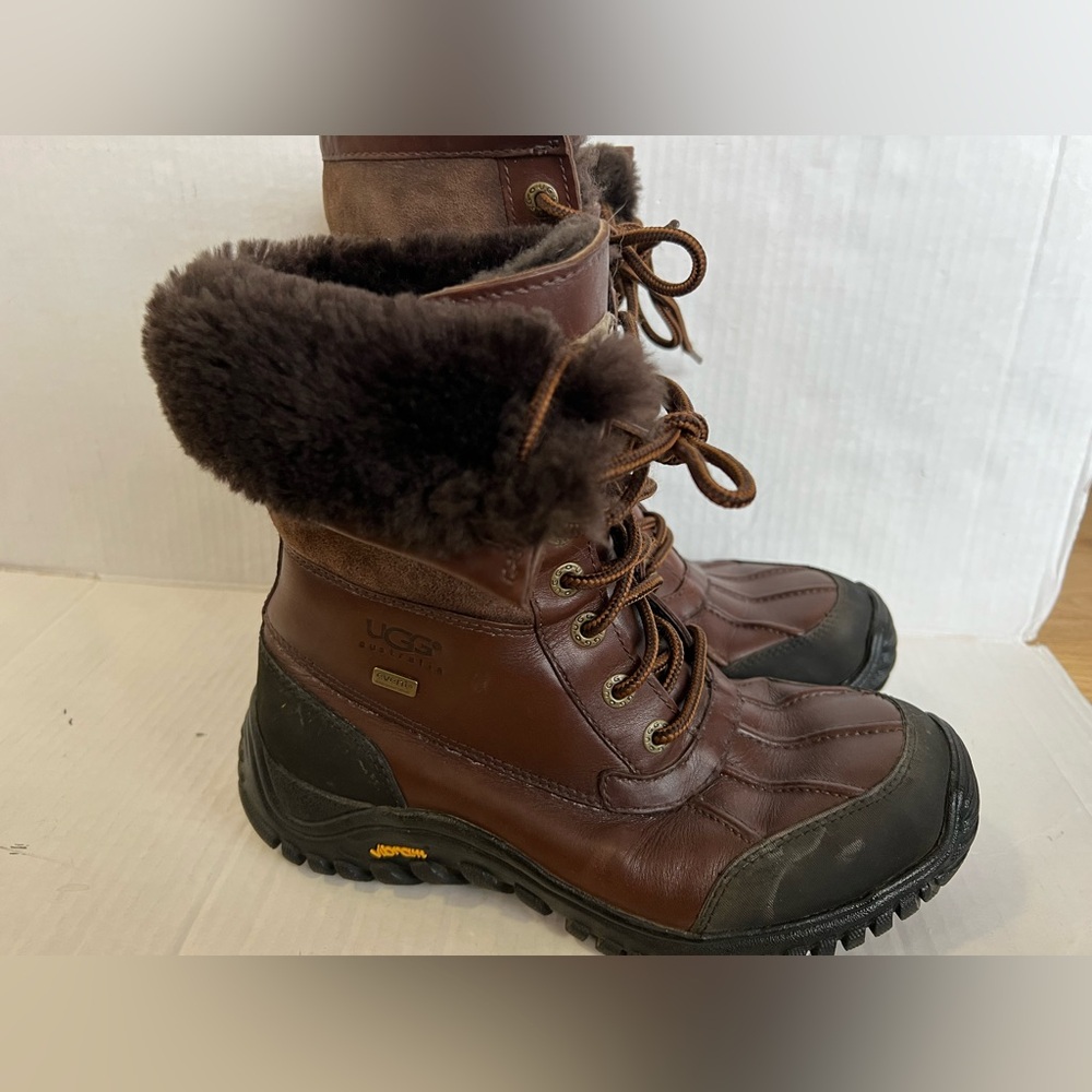 UGG Adirondack ll Brown Leather Shearling-Lined Winter Boots